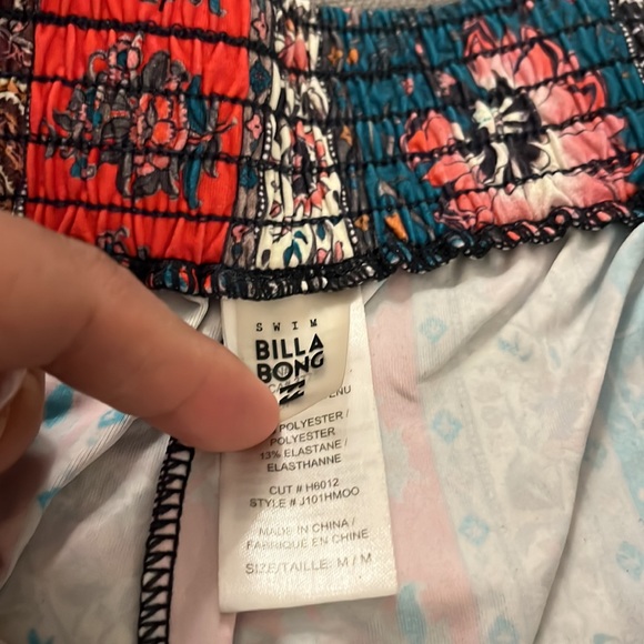 BILLABONG Mini Shorts Boho Floral Paisley Surf Swim Water Sport Patch Coastal M - Picture 2 of 3